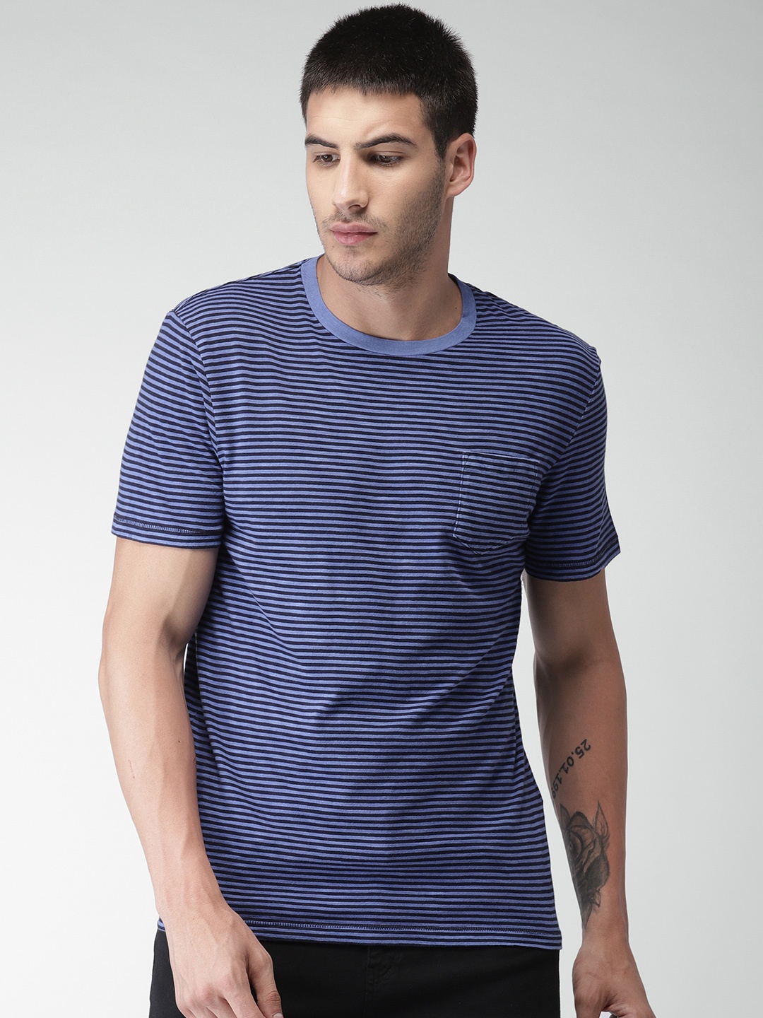 

Celio Men Blue Striped Round Neck T-shirt