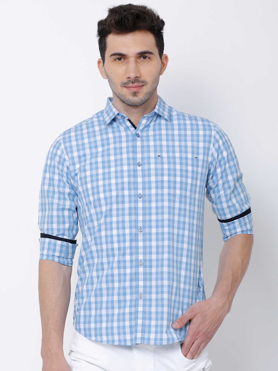 

LOCOMOTIVE Men White & Blue Slim Fit Checked Casual Shirt