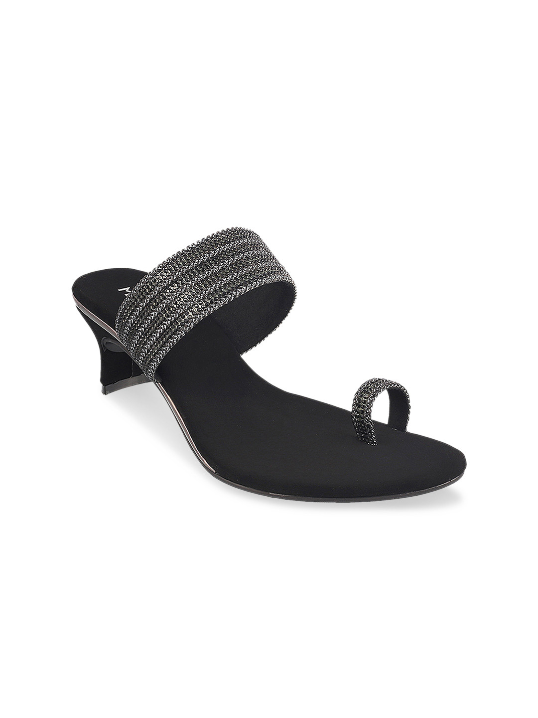 

Metro Women Black Solid Sandals
