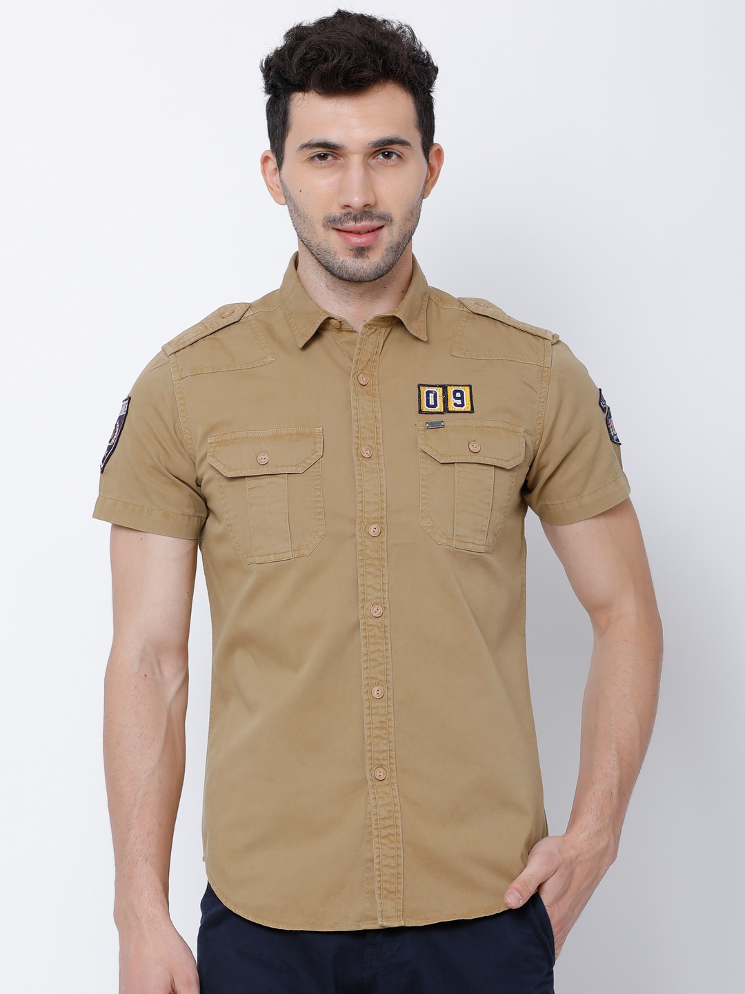 

LOCOMOTIVE Men Khaki Slim Fit Solid Casual Shirt