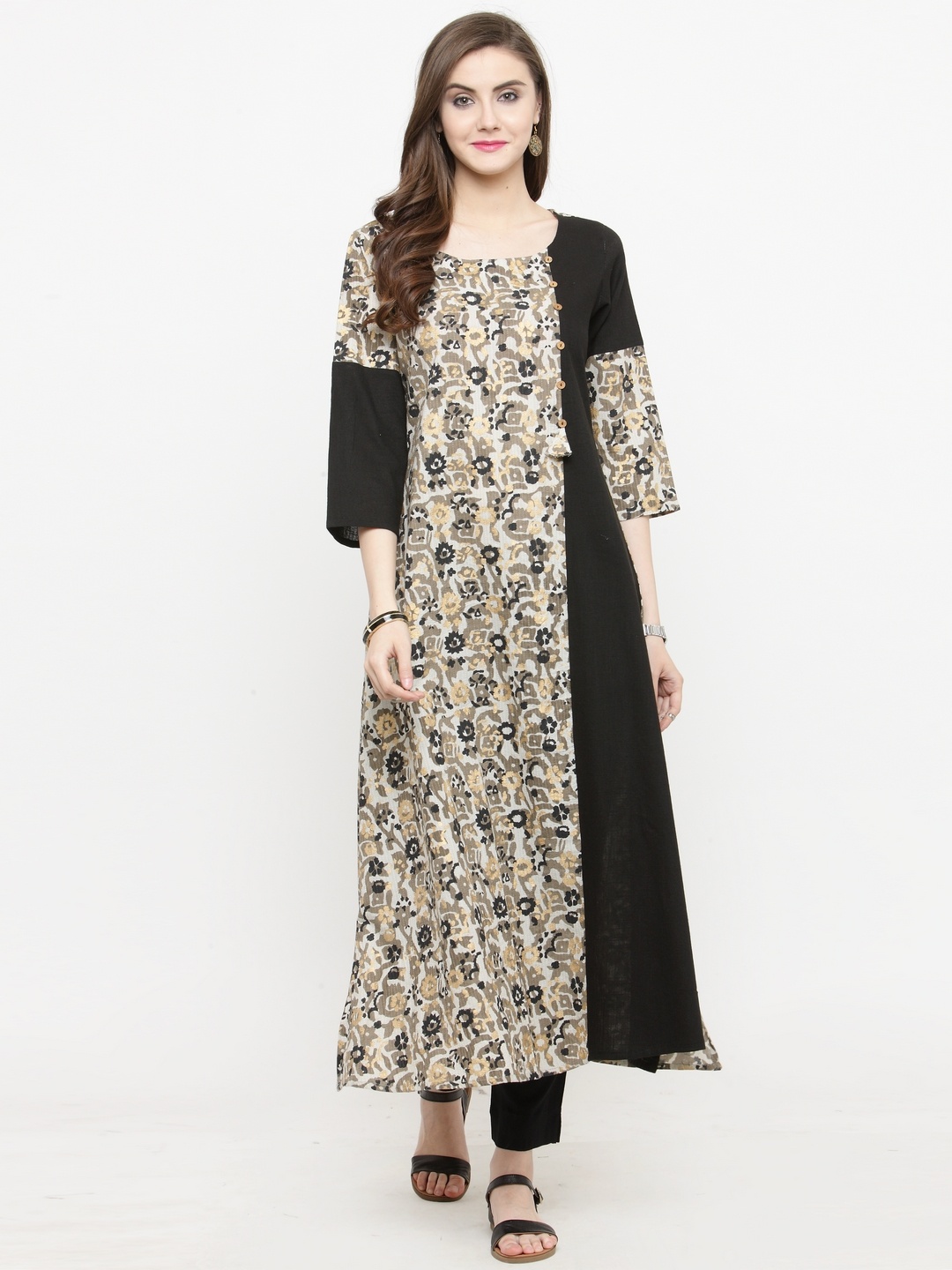 

Varanga Women Black & Off-White Printed Kurta with Trousers