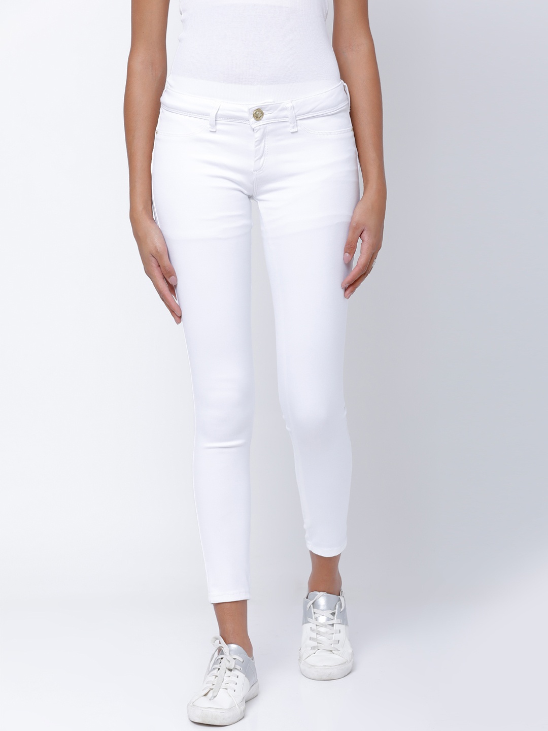 

Tokyo Talkies Women White Super Skinny Fit Mid-Rise Clean Look Stretchable Jeans