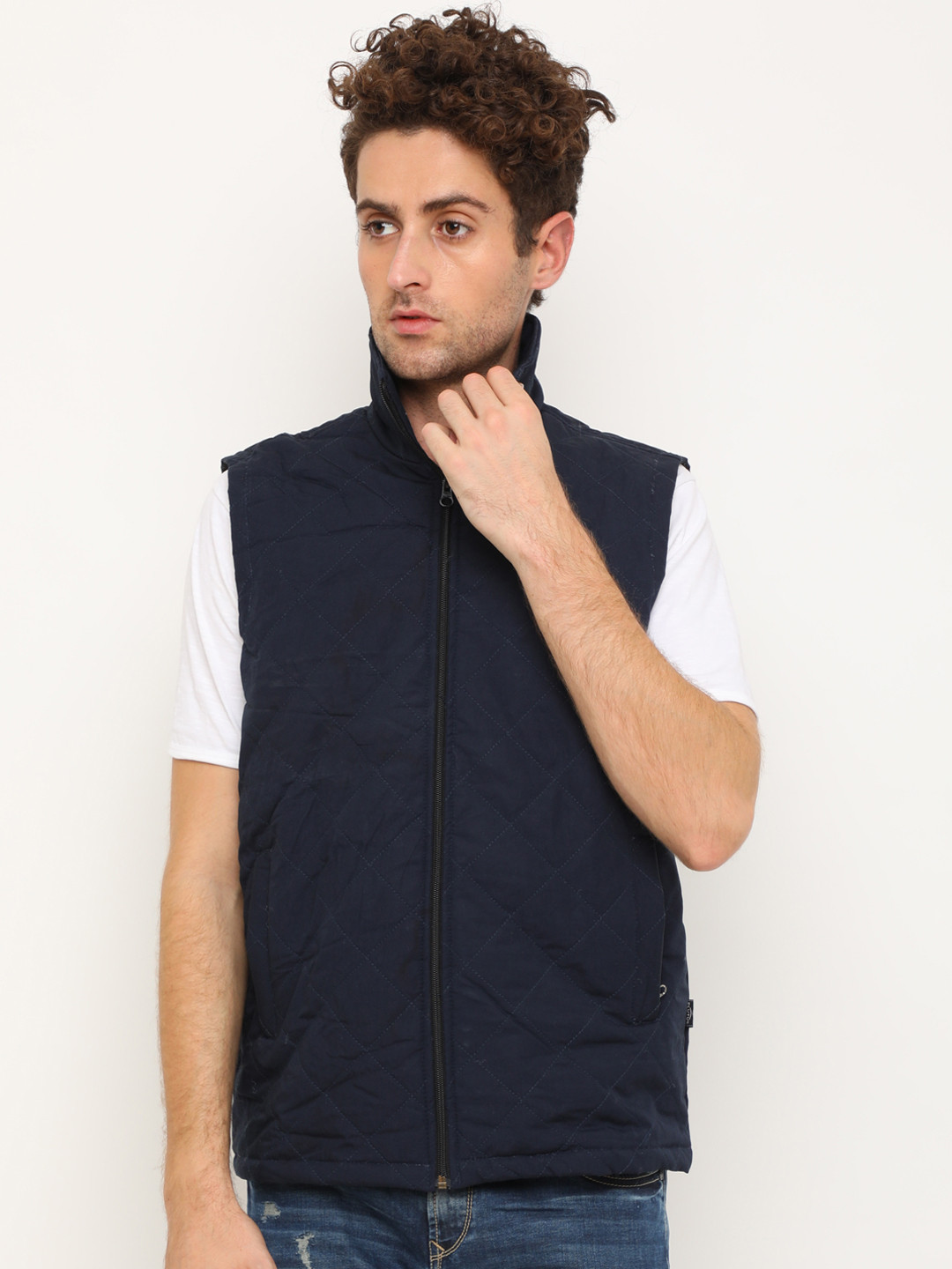 

Plutus Men Black Solid Lightweight Quilted Jacket