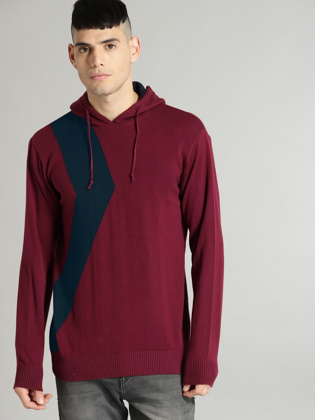 

Roadster Men Maroon Solid Pullover