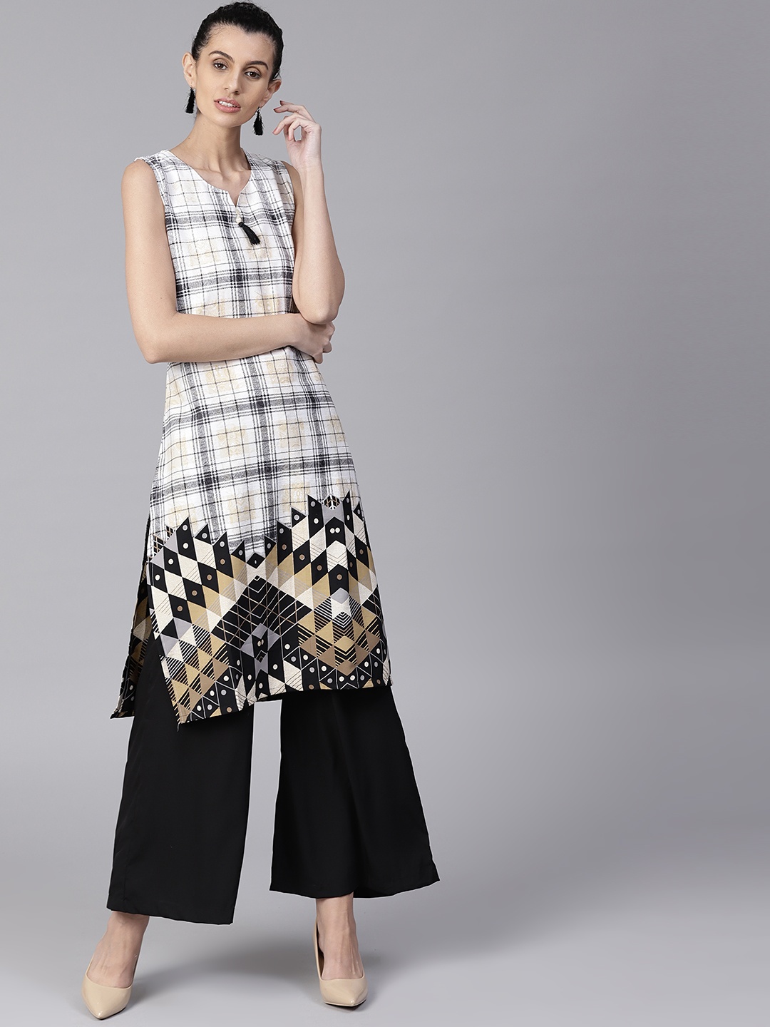 

Shree Women Off-White & Black Checked Straight Kurta