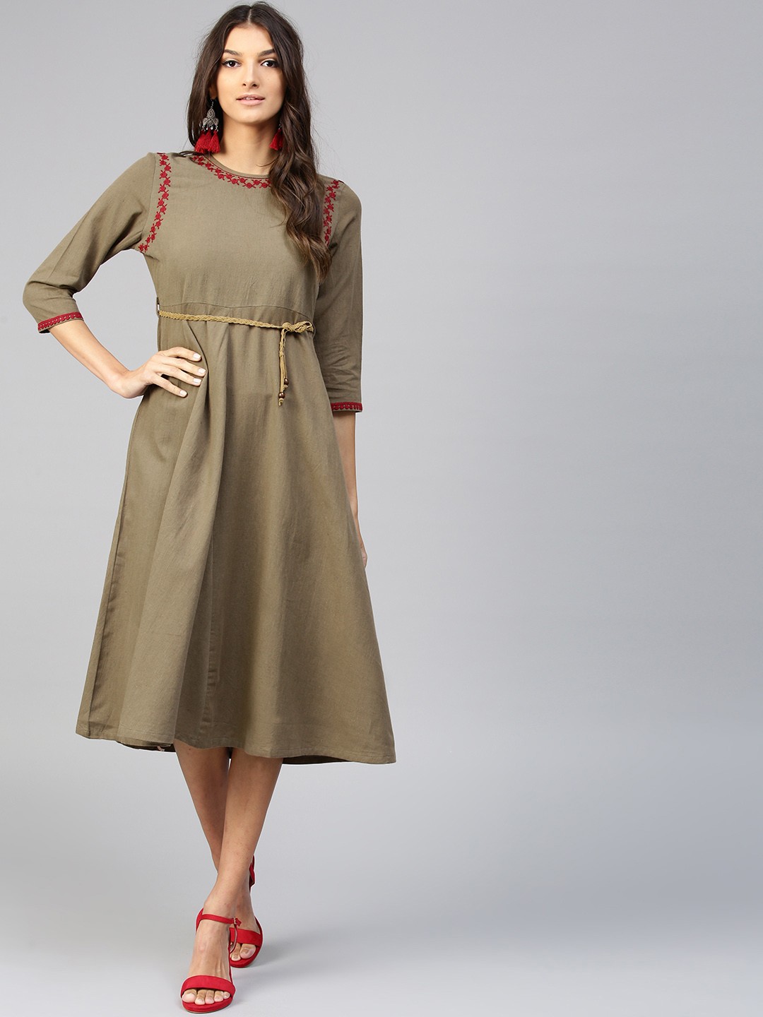 

SASSAFRAS Women Olive Green Solid Midi A-Line Dress