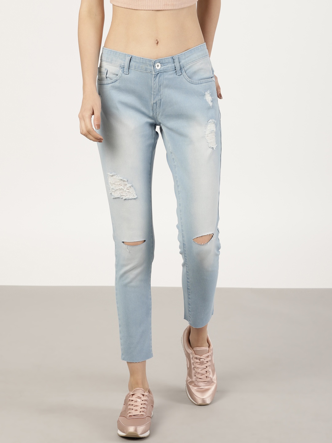 

ether Women Blue Regular Fit Mid-Rise Mildly Distressed Stretchable Cropped Jeans