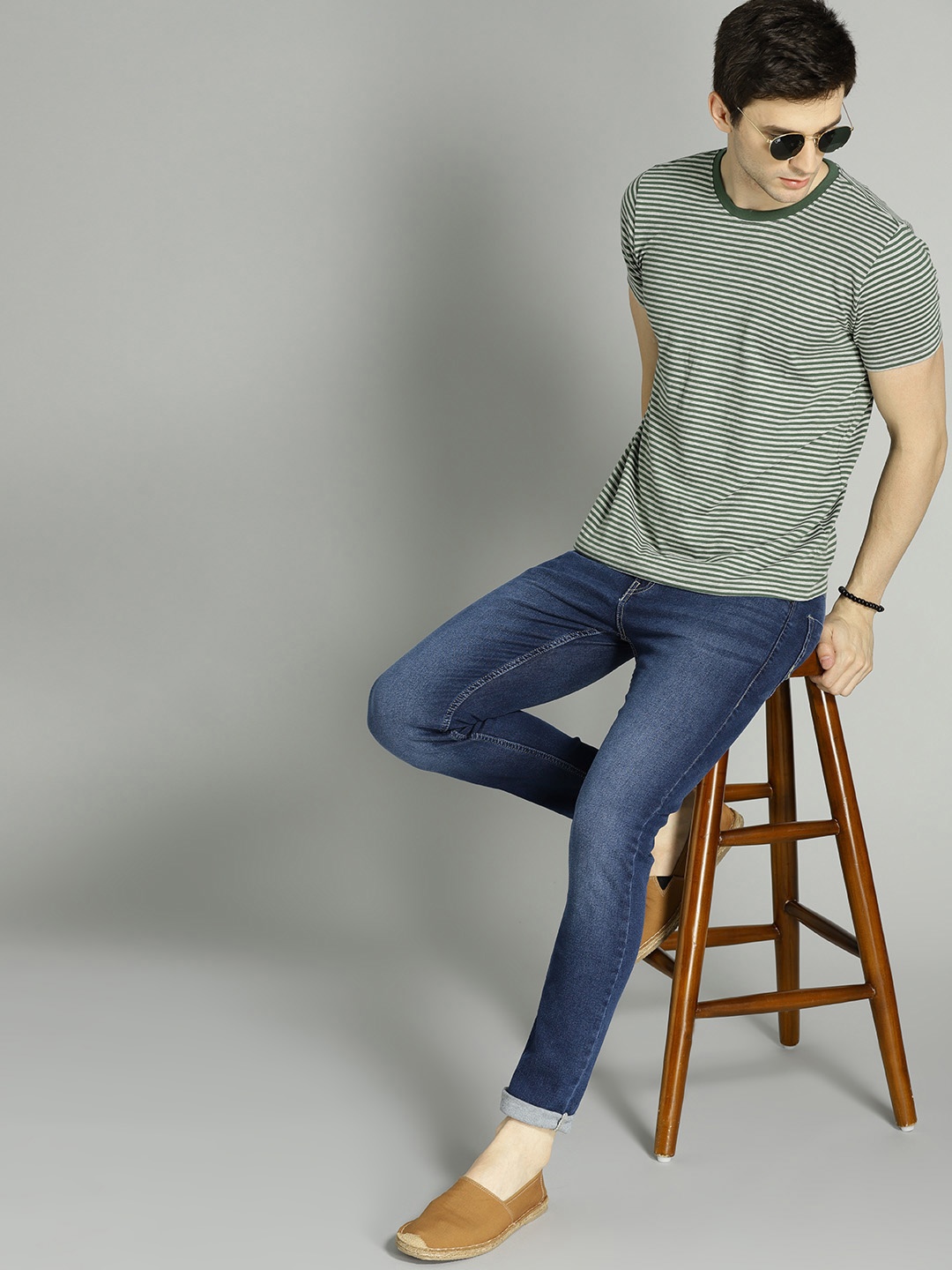 

Roadster Men Navy Blue Skinny Fit Mid-Rise Clean Look Stretchable Jeans