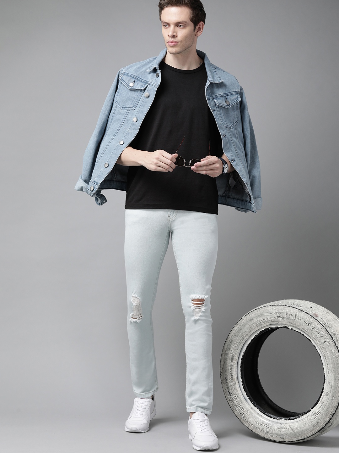 

Roadster Men Blue Skinny Fit Mildly Distressed Stretchable Jeans