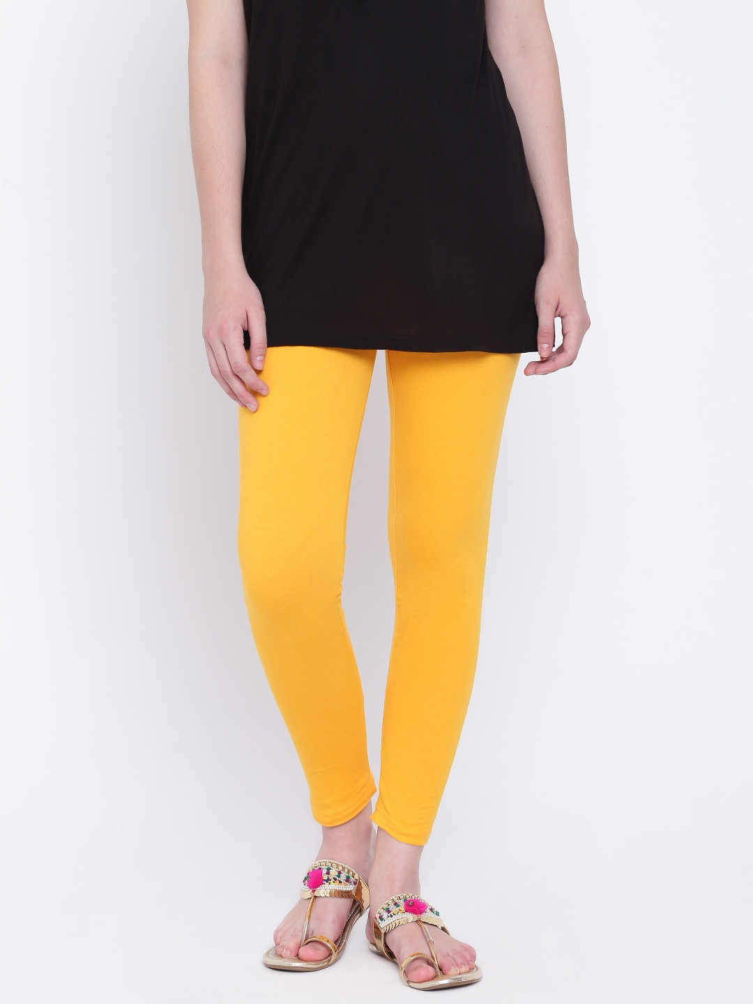 

Rangriti Yellow Solid Leggings