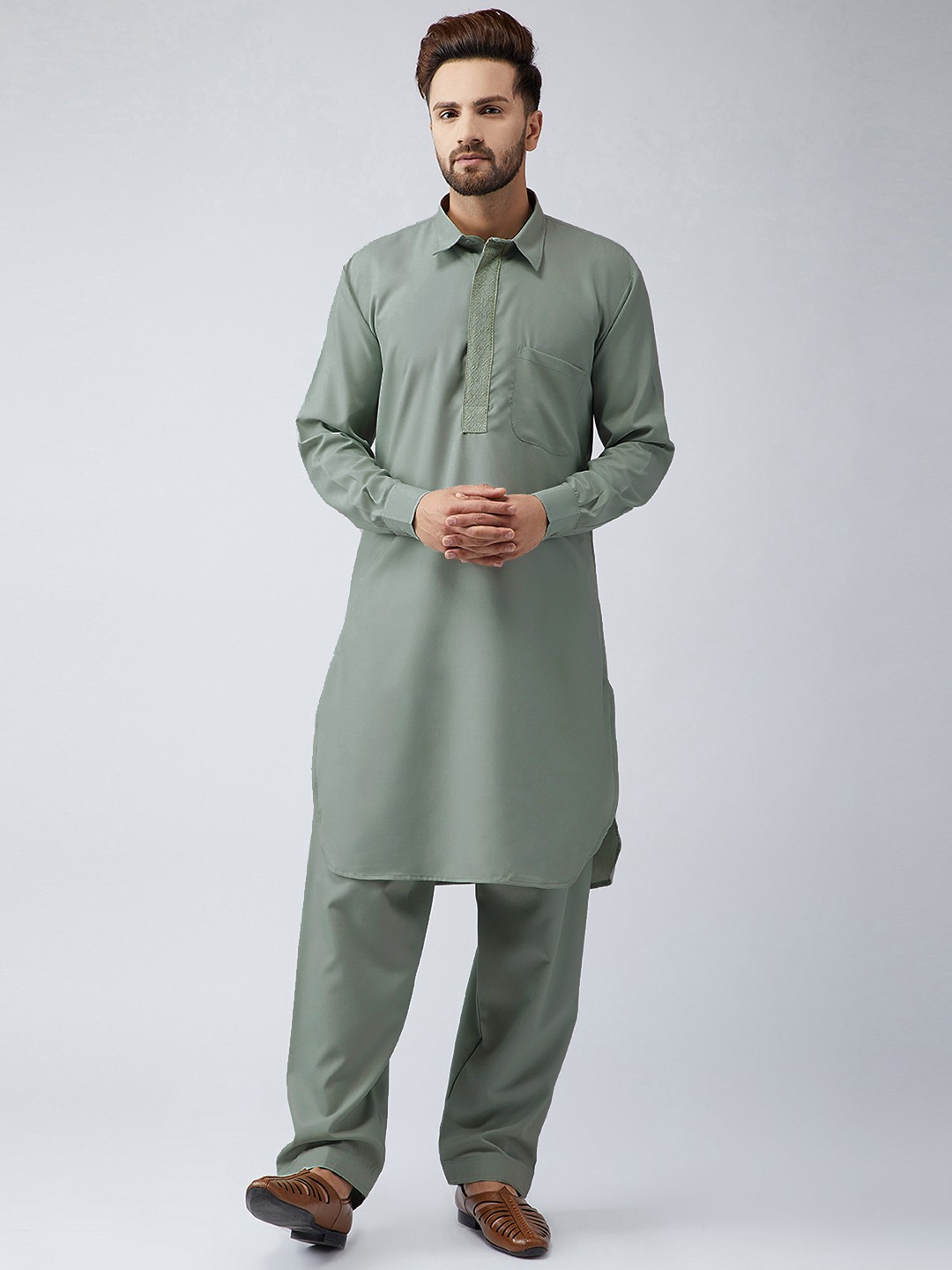 

SOJANYA Men Green Solid Kurta with Salwar