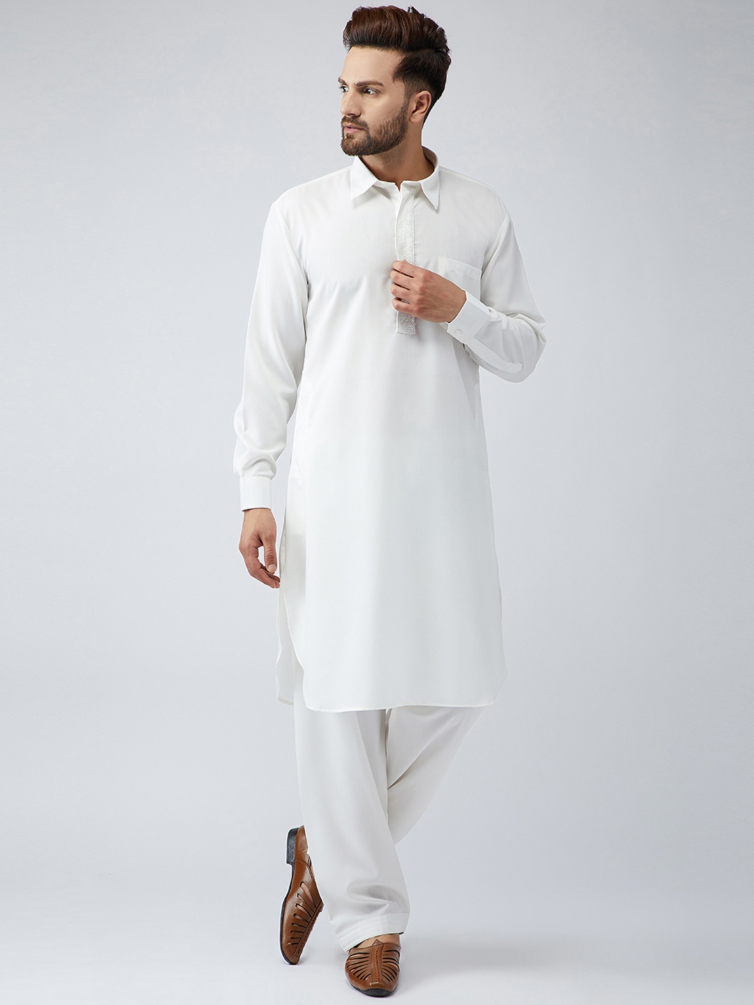 

SOJANYA Men Off-White Solid Kurta with Salwar