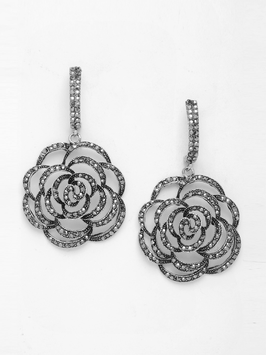 

Moedbuille Silver-Toned Floral Drop Earrings