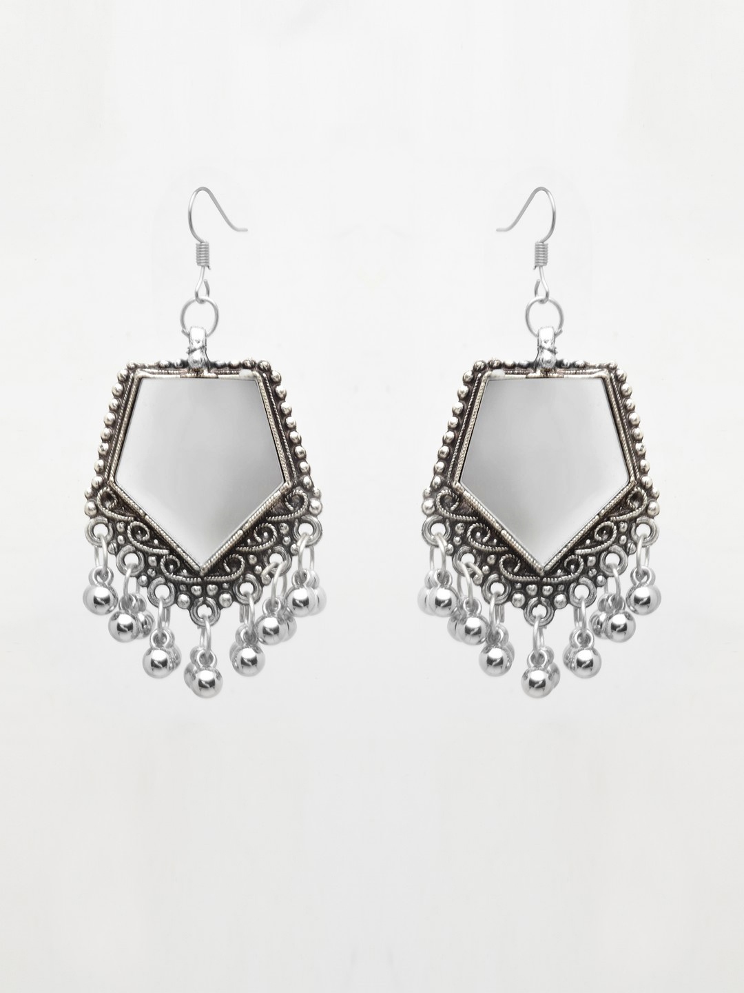 

Moedbuille Silver-Toned Geometric Drop Earrings