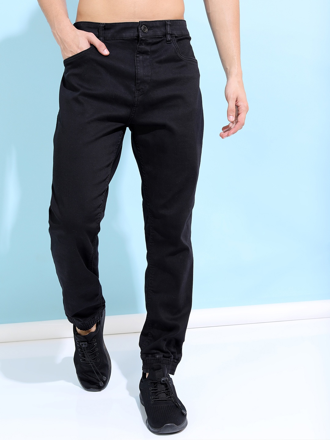 

HIGHLANDER Men Black Solid Jogger Mid-Rise Clean Look Stretchable Jeans