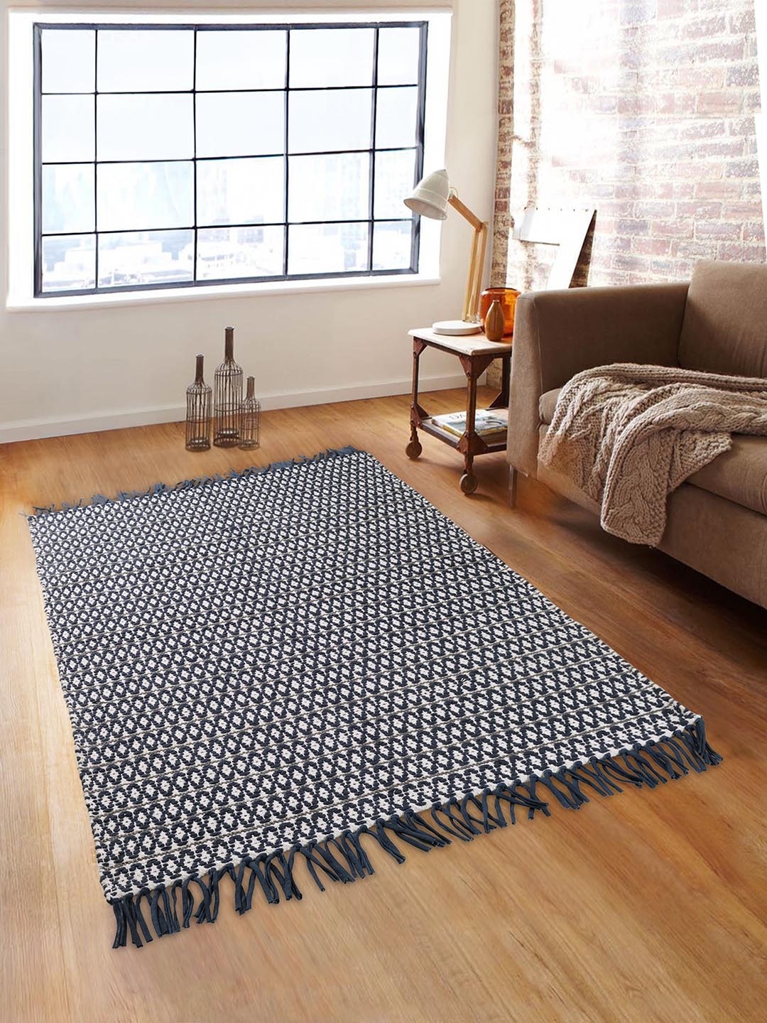 

ROMEE Blue & White Patterned Dhurrie