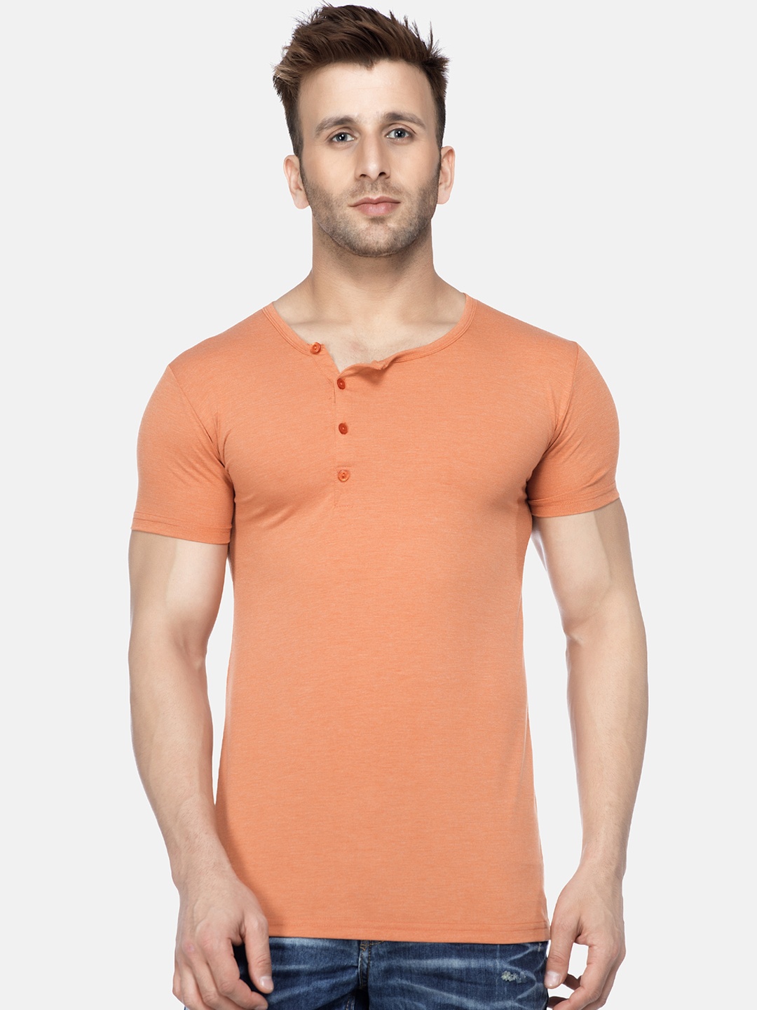 

Tinted Men Orange Solid Henley Neck T-shirt