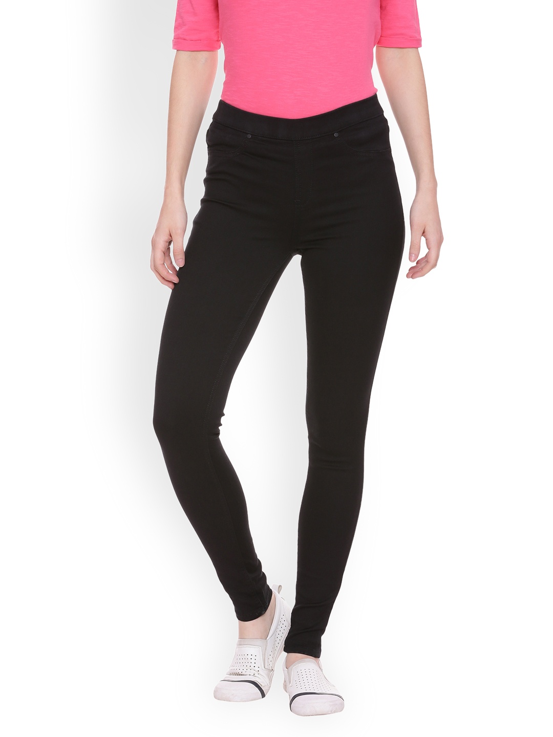 

Allen Solly Woman Black Solid Slim-Fit Jeggings