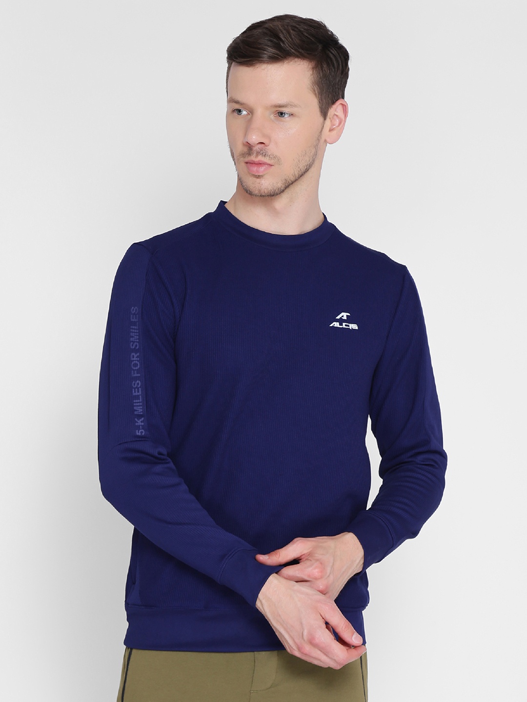 

Alcis Men Navy Blue Solid Sweatshirt