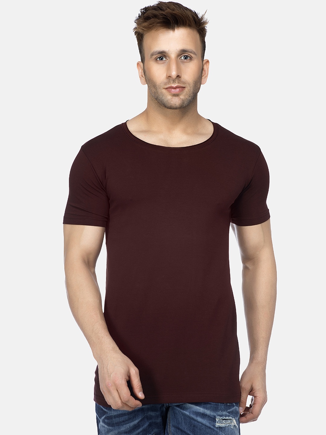 

Tinted Men Maroon Solid Round Neck T-shirt