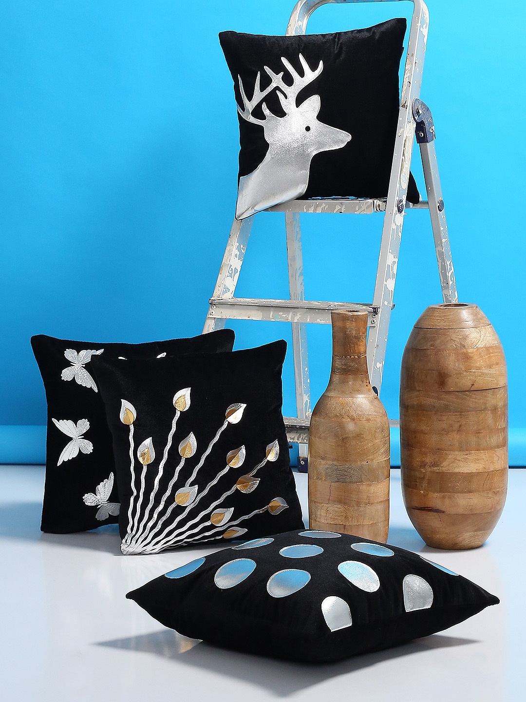 

ROMEE Black Set of 4 Ethnic Motifs Square Velvet Cushion Covers