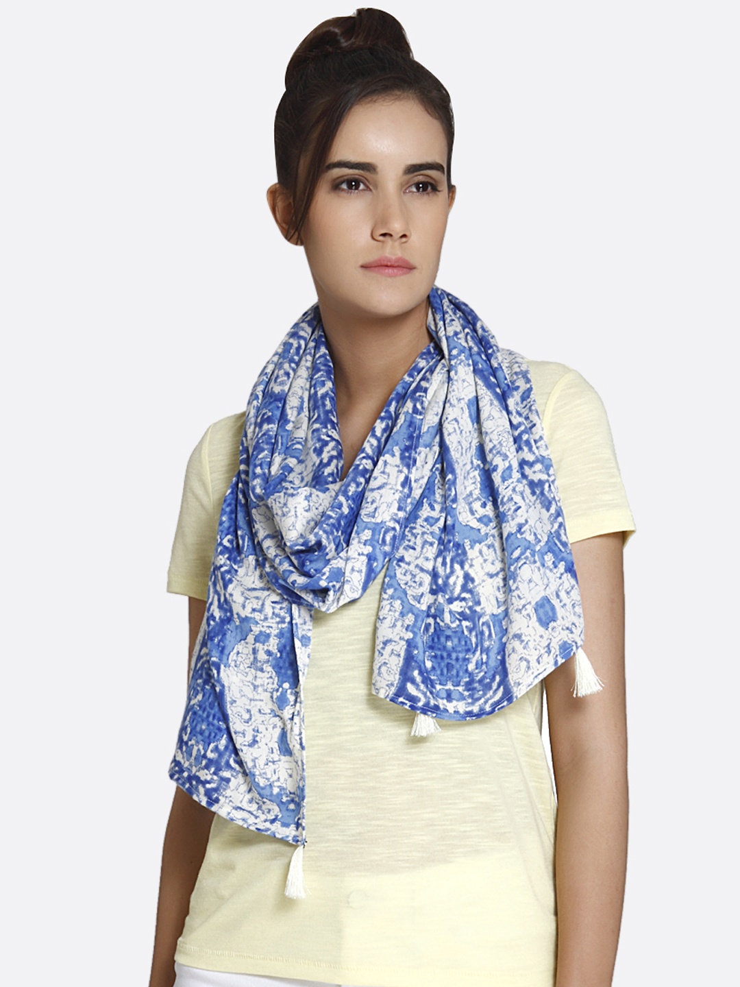 

shiloh White & Blue Printed Scarf