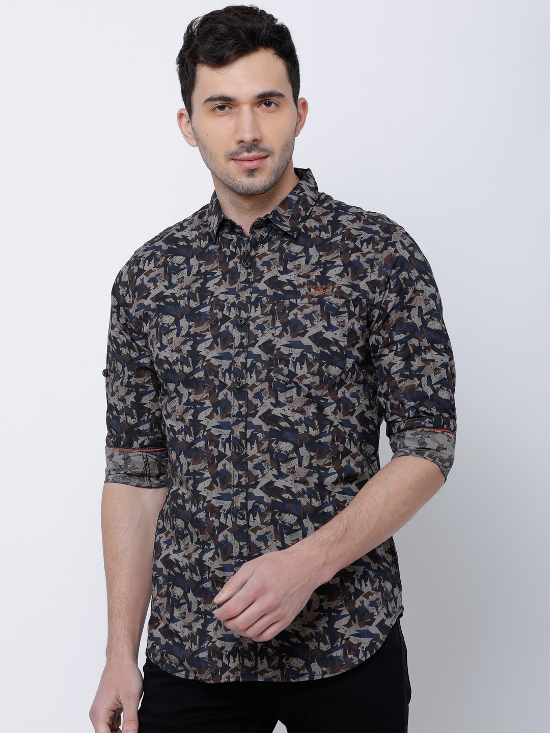 

LOCOMOTIVE Men Beige & Navy Blue Slim Fit Printed Casual Shirt