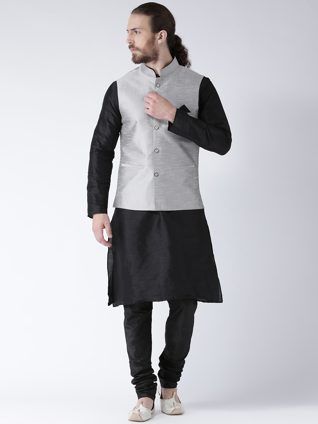 

DEYANN Men Grey & Black Solid Jacquard Kurta with Pyjamas & Nehru Jacket