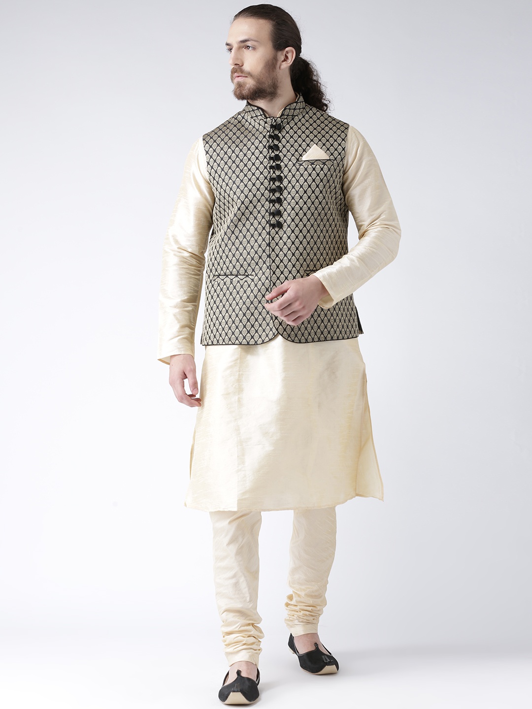 

DEYANN Men Black & Cream Solid Kurta with Pyjamas & Jacquard Nehru Jacket