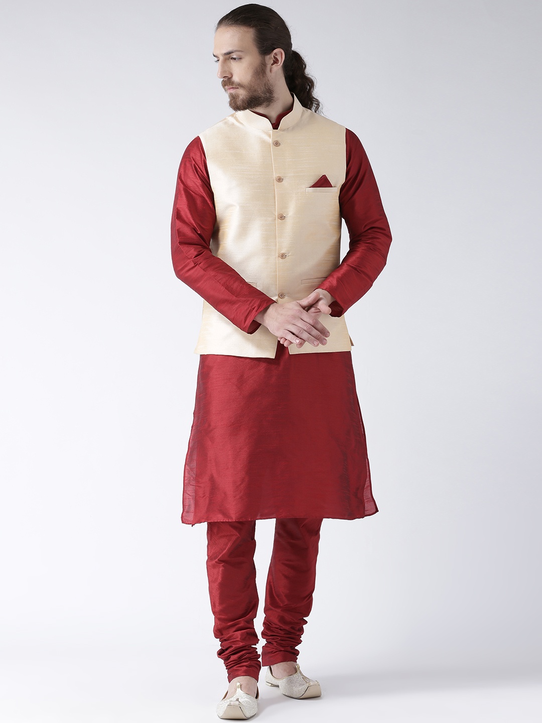 

DEYANN Men Cream & Maroon Solid Jacquard Kurta with Pyjamas & Nehru Jacket