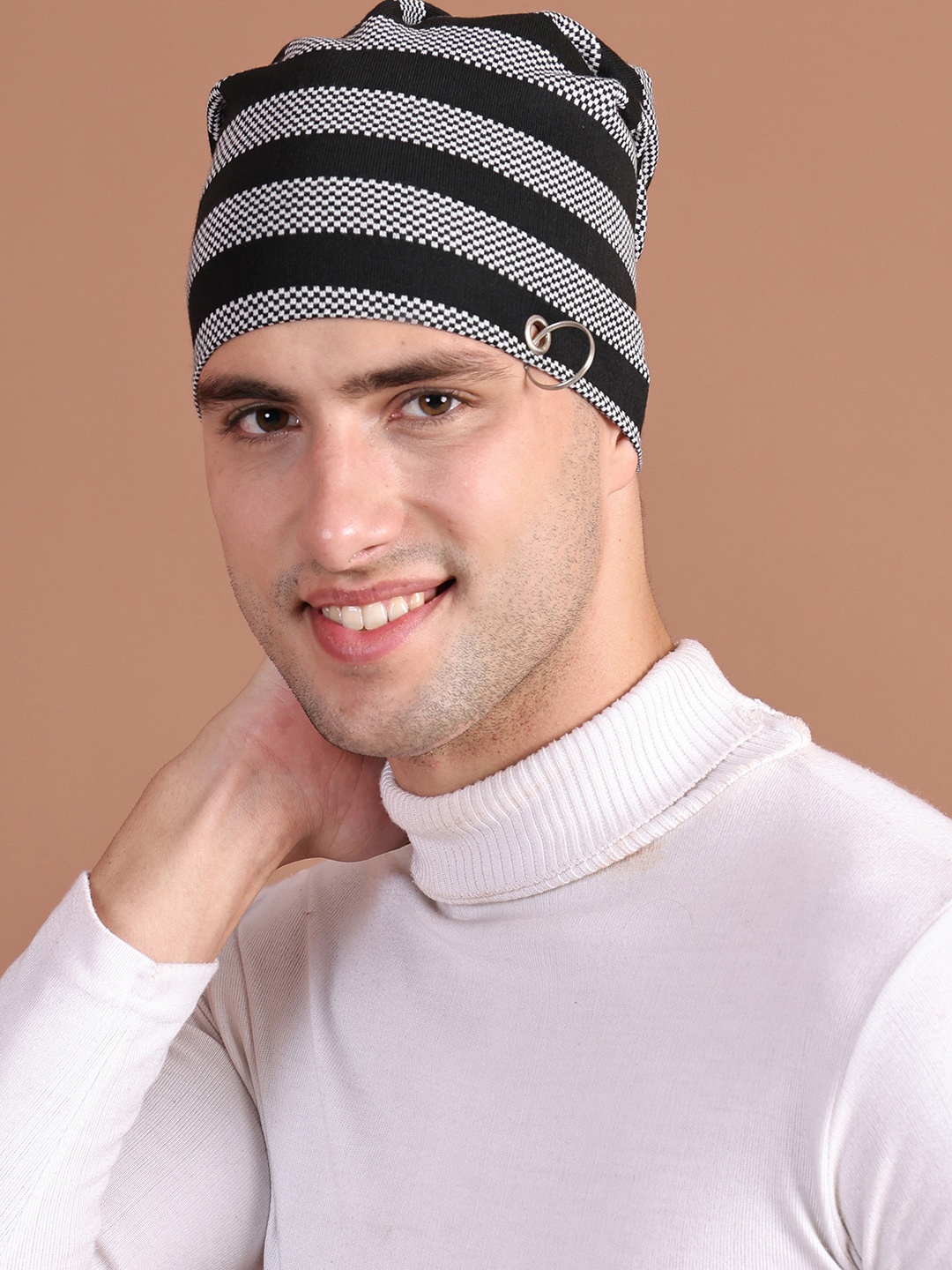 

VIMAL JONNEY Men Black Solid Beanie