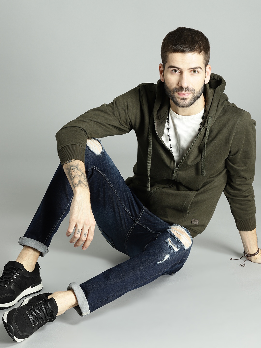 Roadster Men Olive Green Solid Hooded Sweatshirt