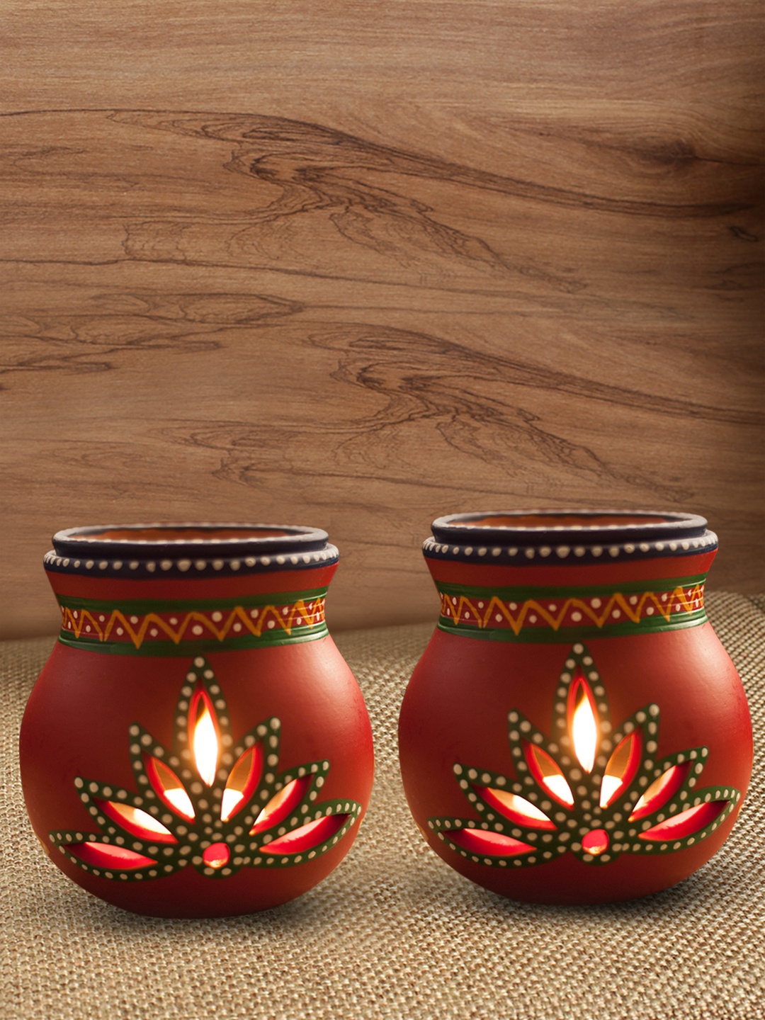 

ExclusiveLane Set Of 2 Red & Brown Handpainted Aroma Diffuser & Tea Light Holder