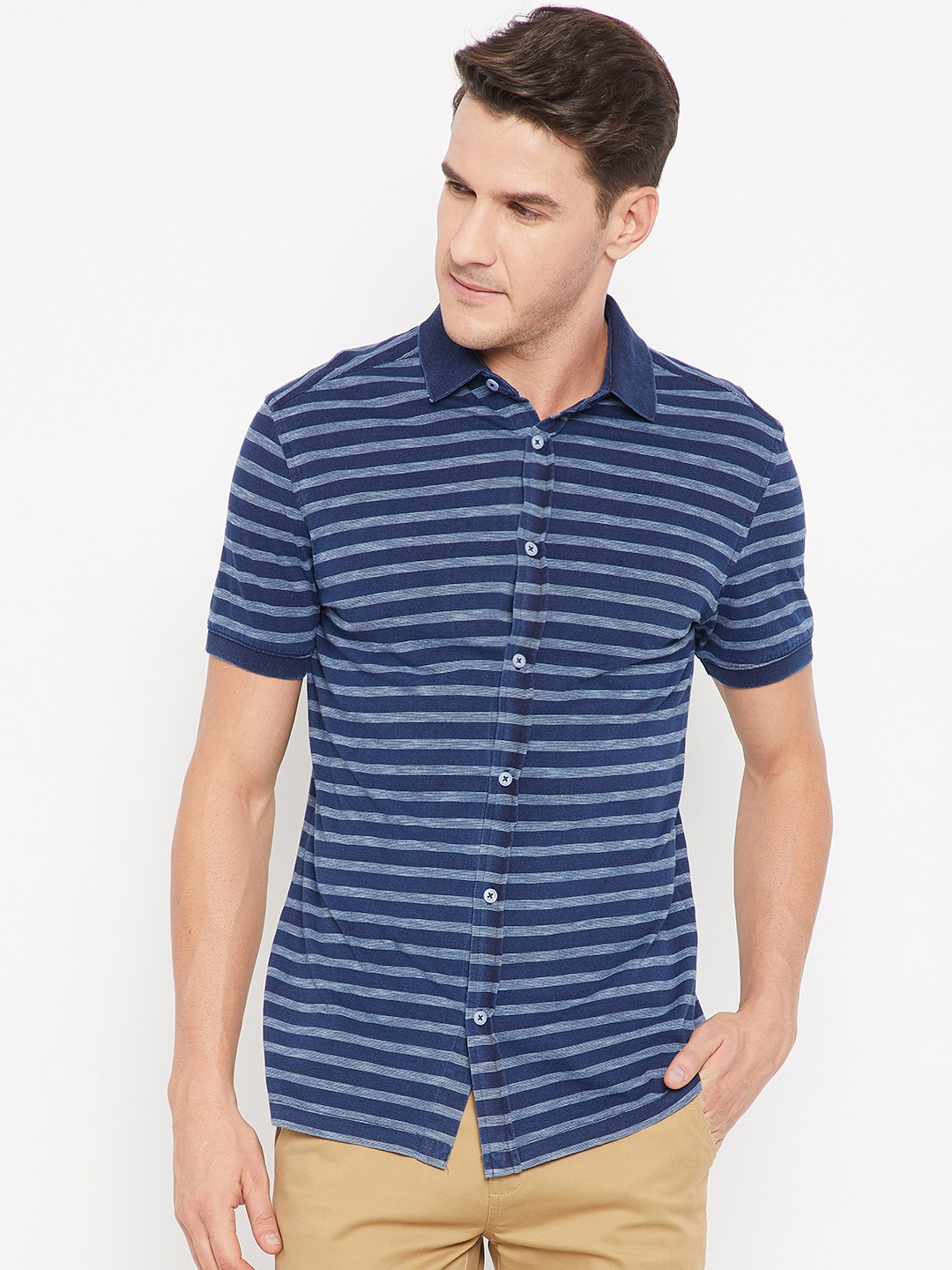 

CAMLA Men Navy Blue Regular Fit Striped Casual Shirt