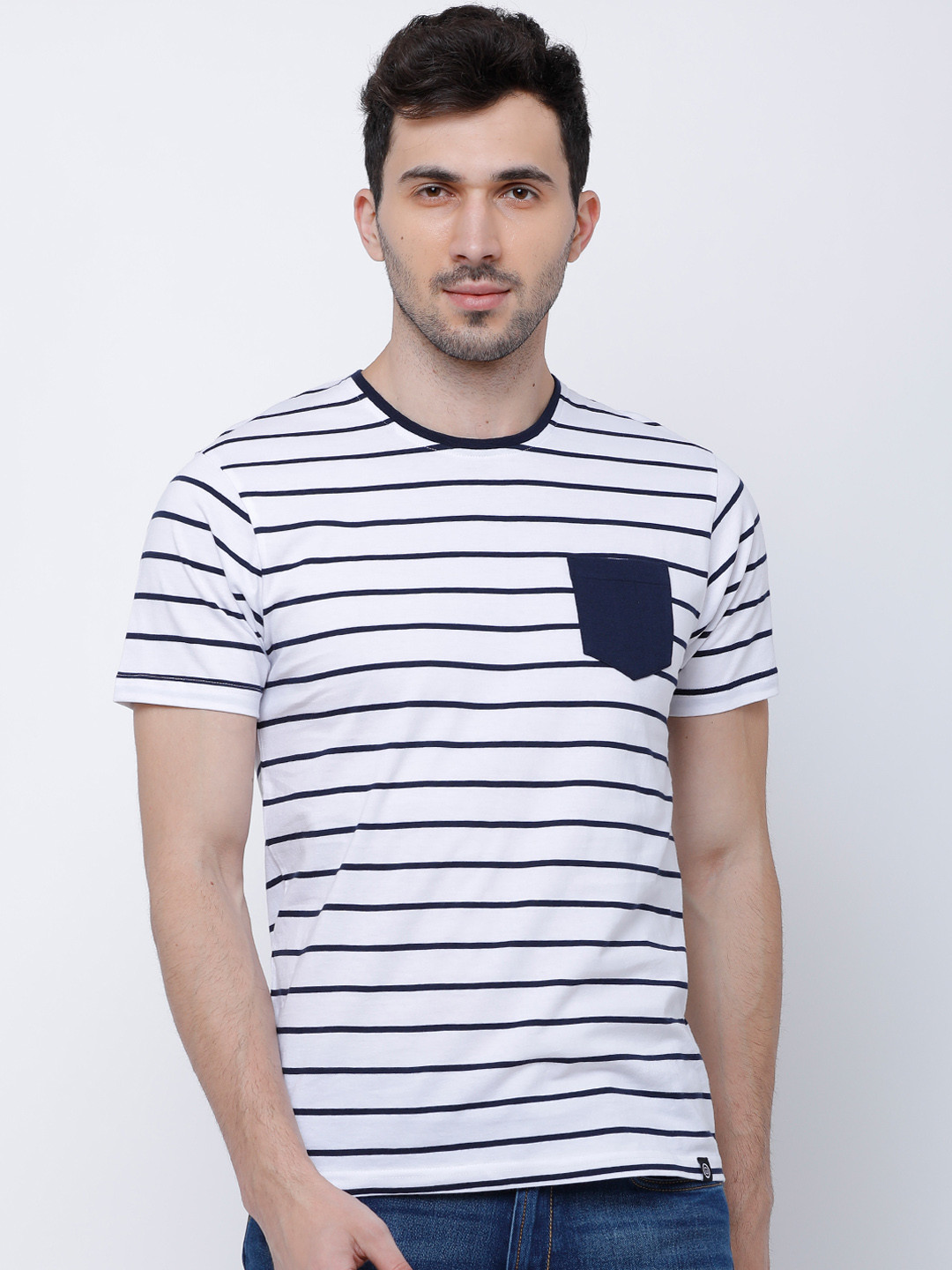 

LOCOMOTIVE Men Navy Blue & White Striped Round Neck Slim Fit T-shirt
