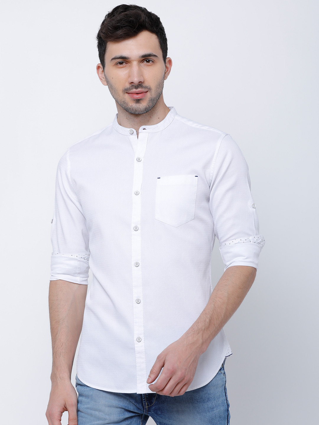 

LOCOMOTIVE Men White Slim Fit Solid Casual Shirt