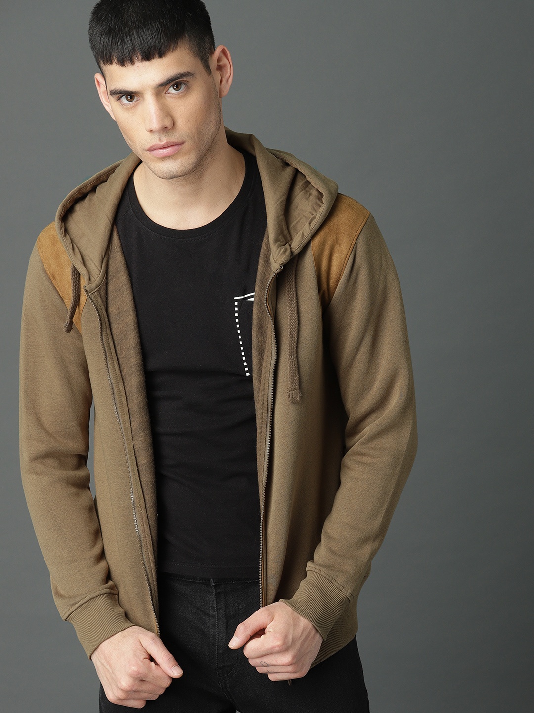 

Roadster Men Khaki Solid Hooded Sweatshirt