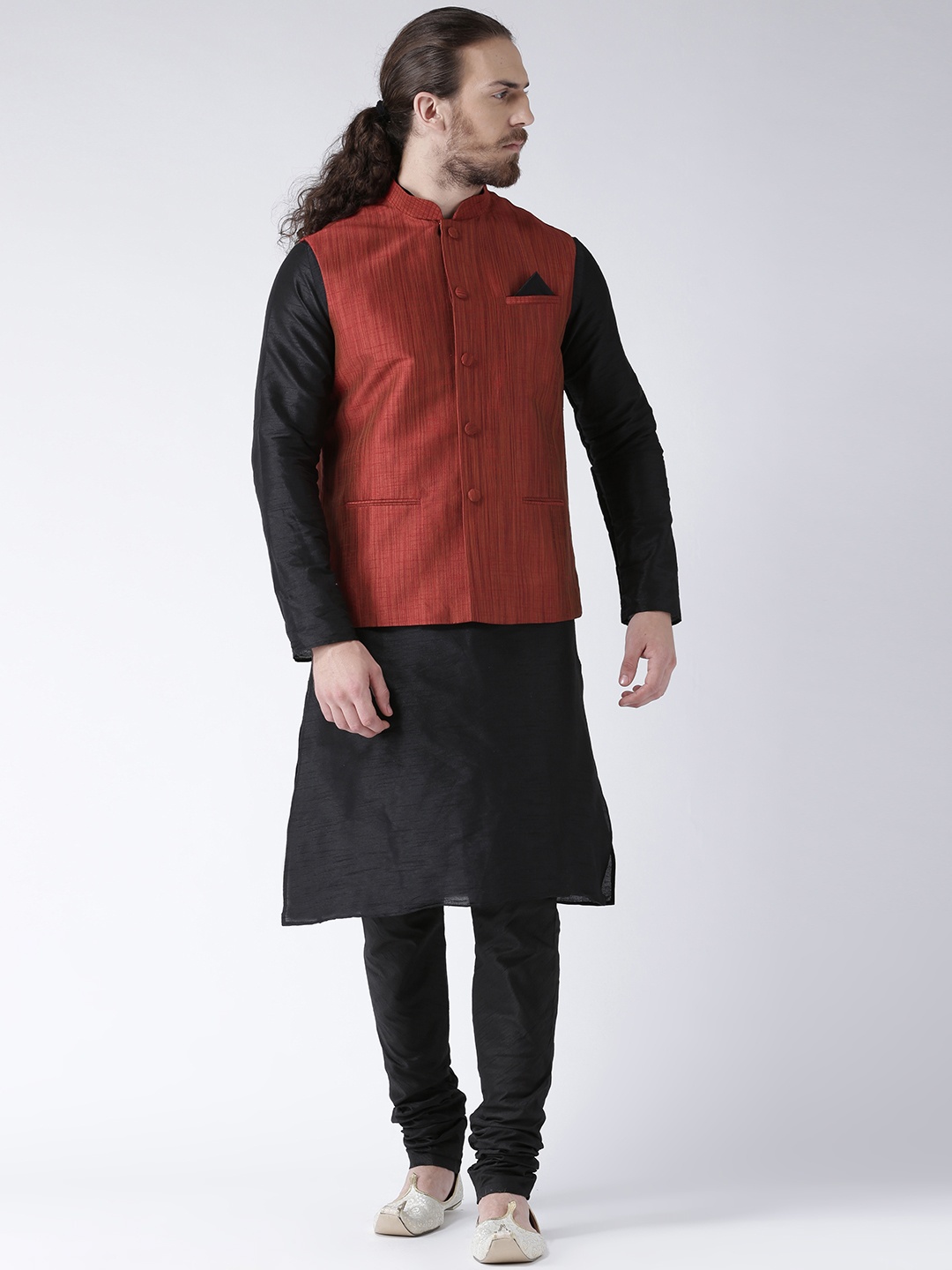 

DEYANN Men Maroon & Black Solid Kurta with Pyjamas & Nehru Jacket