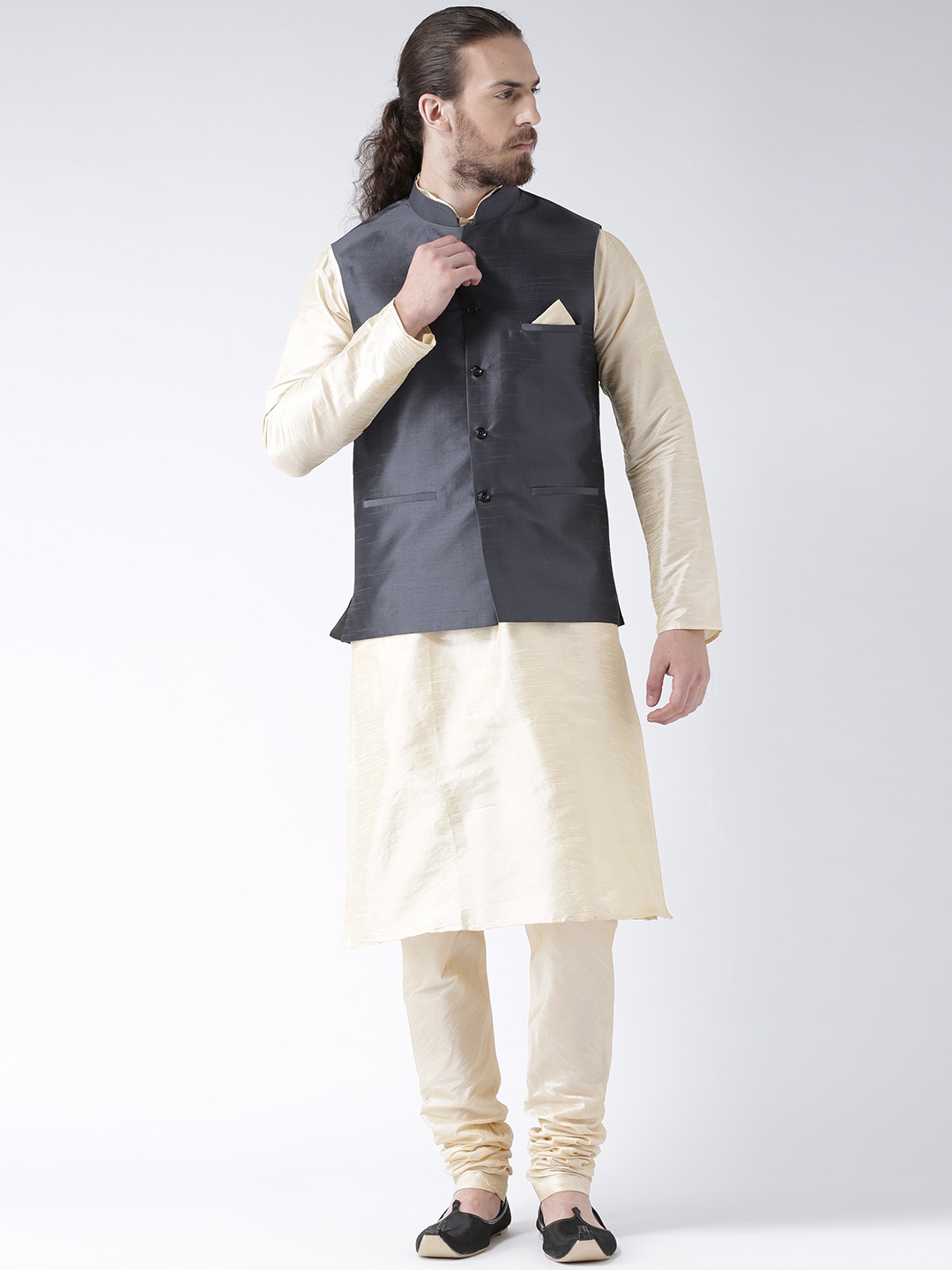 

DEYANN Men Grey & Cream Solid Kurta with Pyjamas & Nehru Jacket