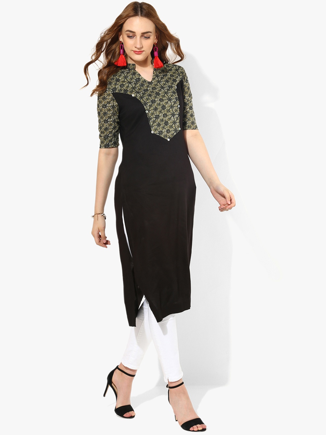 

Sangria Women Black Printed Straight Kurta