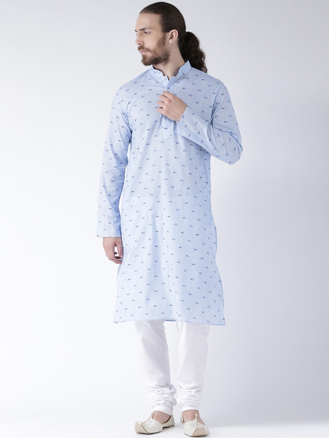 

DEYANN Men Blue & White Printed Kurta with Churidar