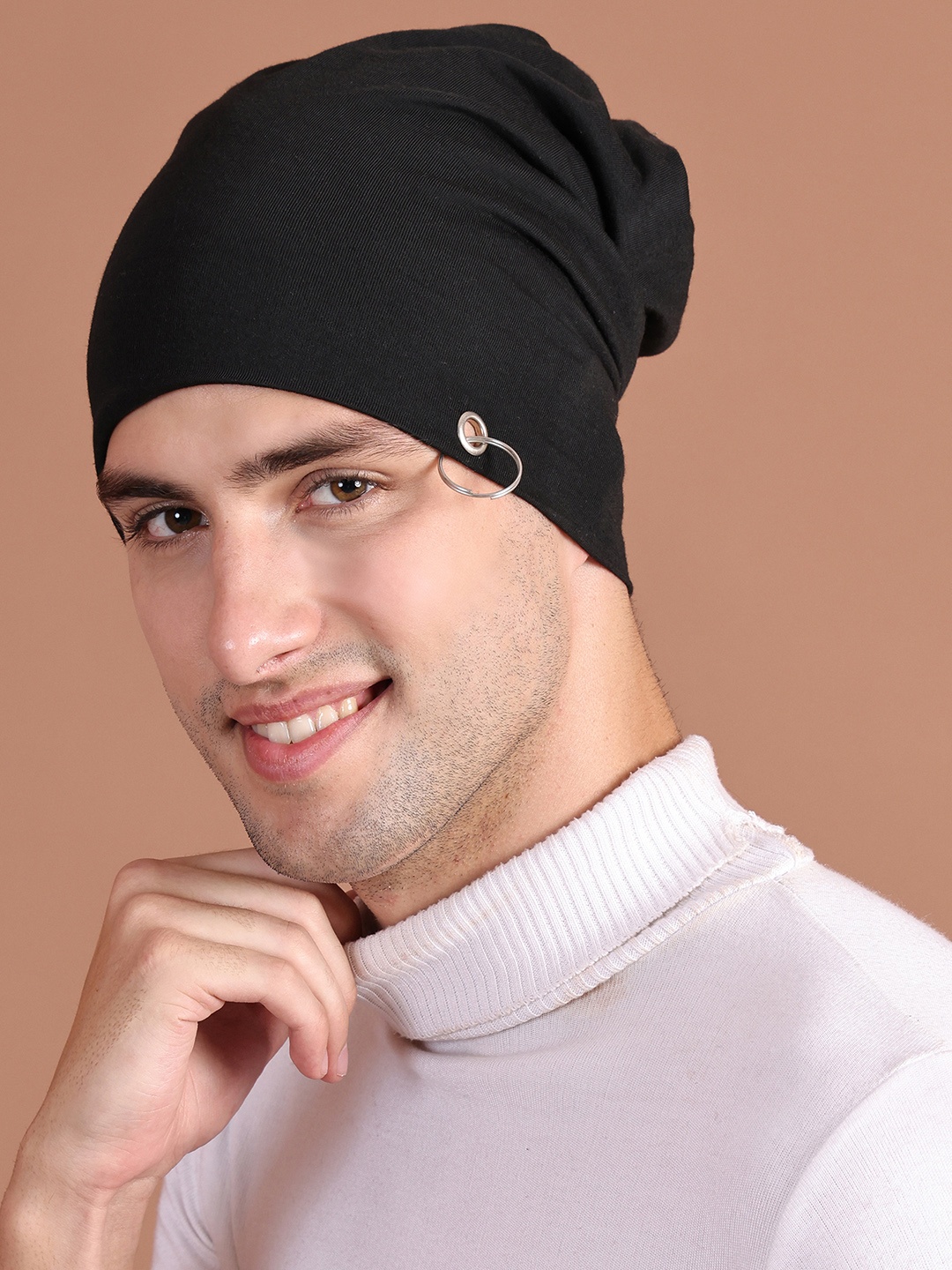 

VIMAL JONNEY Men Black Solid Beanie