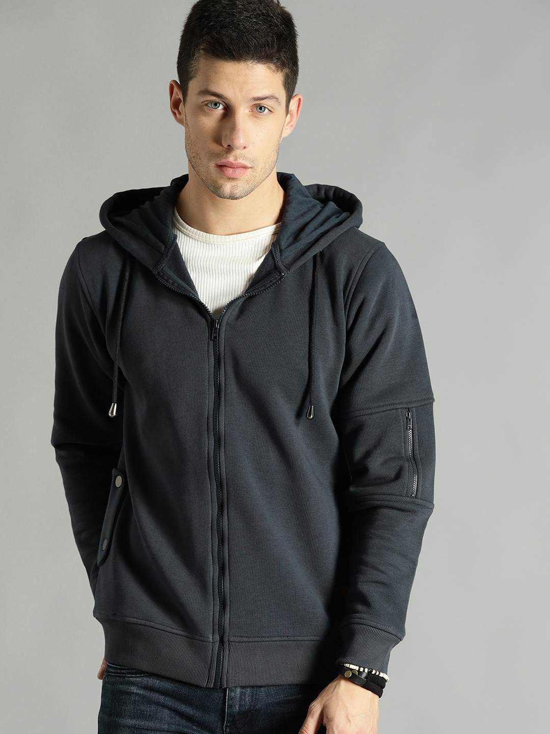 

Roadster Men Navy Blue Solid Hooded Sweatshirt