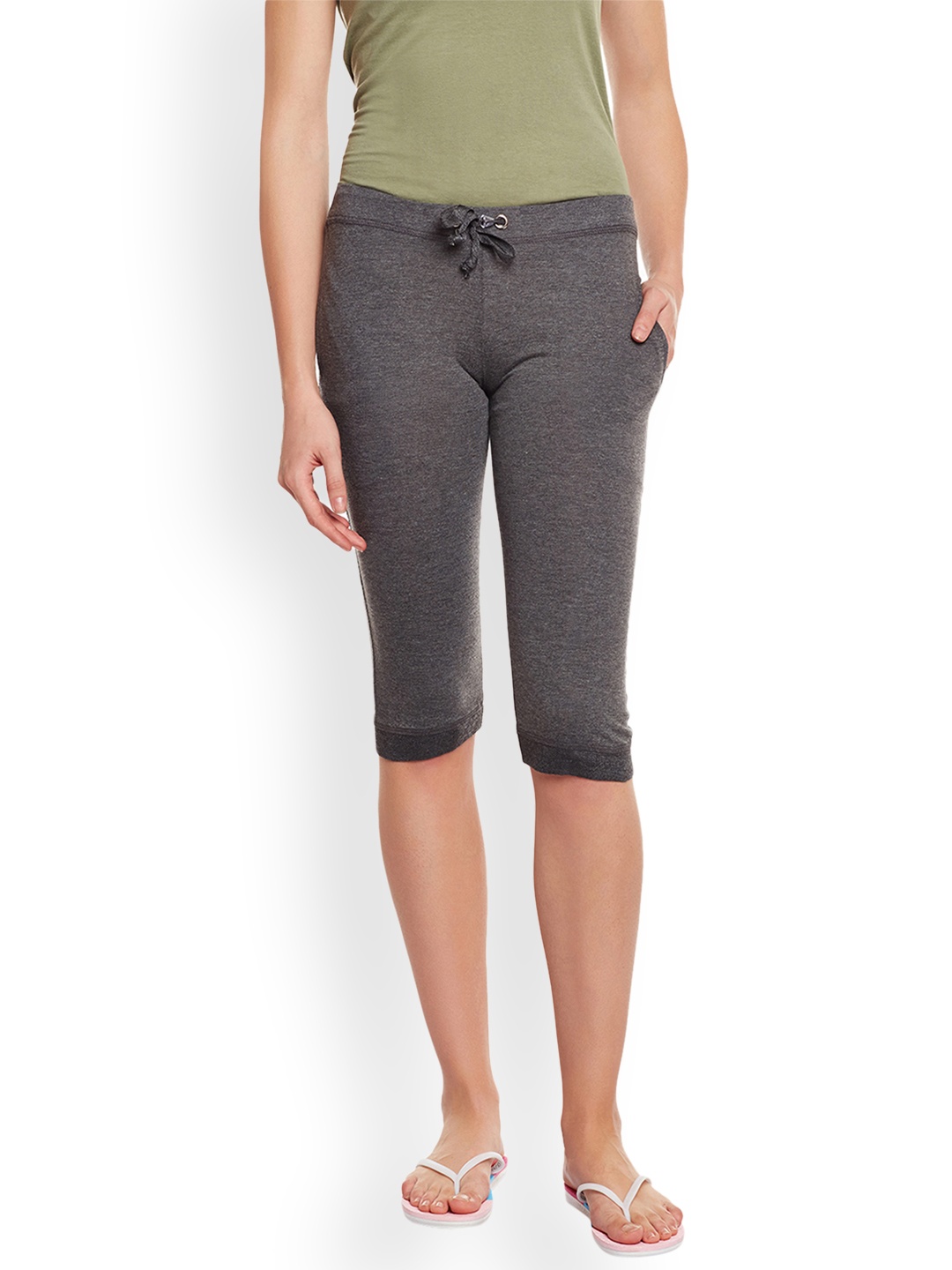 

VIMAL JONNEY Women Grey Solid Slim Fit Capris