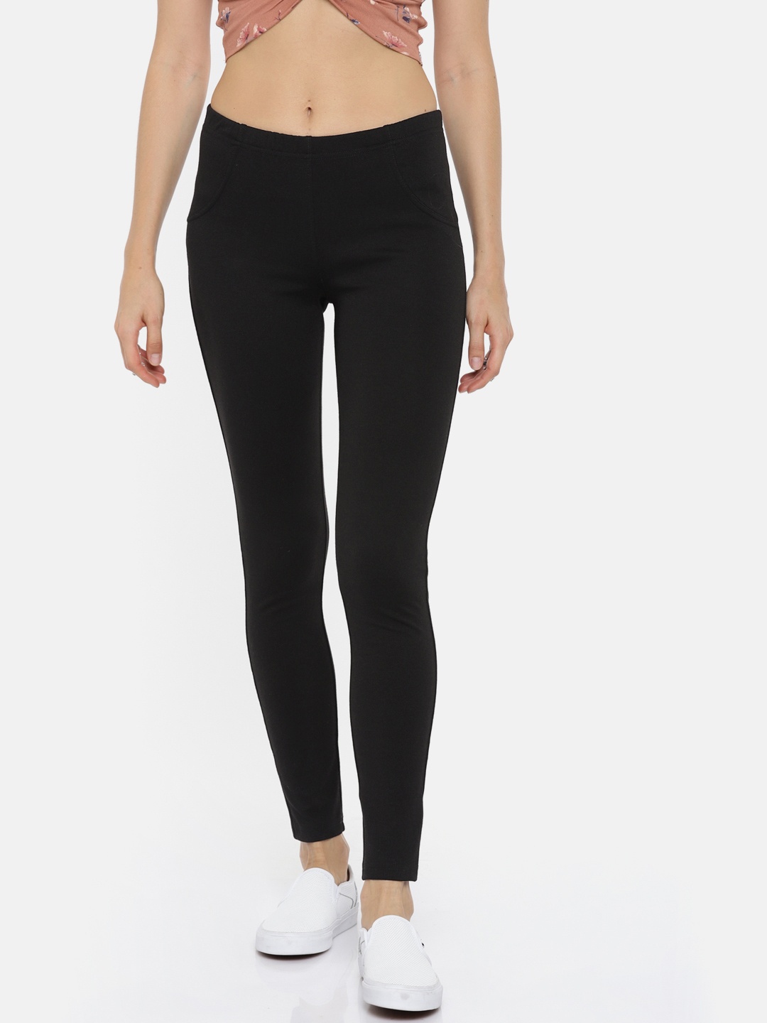 

Global Desi Women Black Solid Jeggings