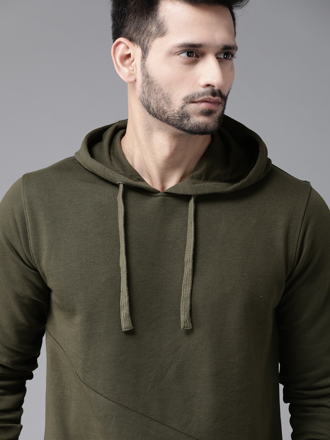 

Roadster Men Olive Green Solid Hooded Sweatshirt