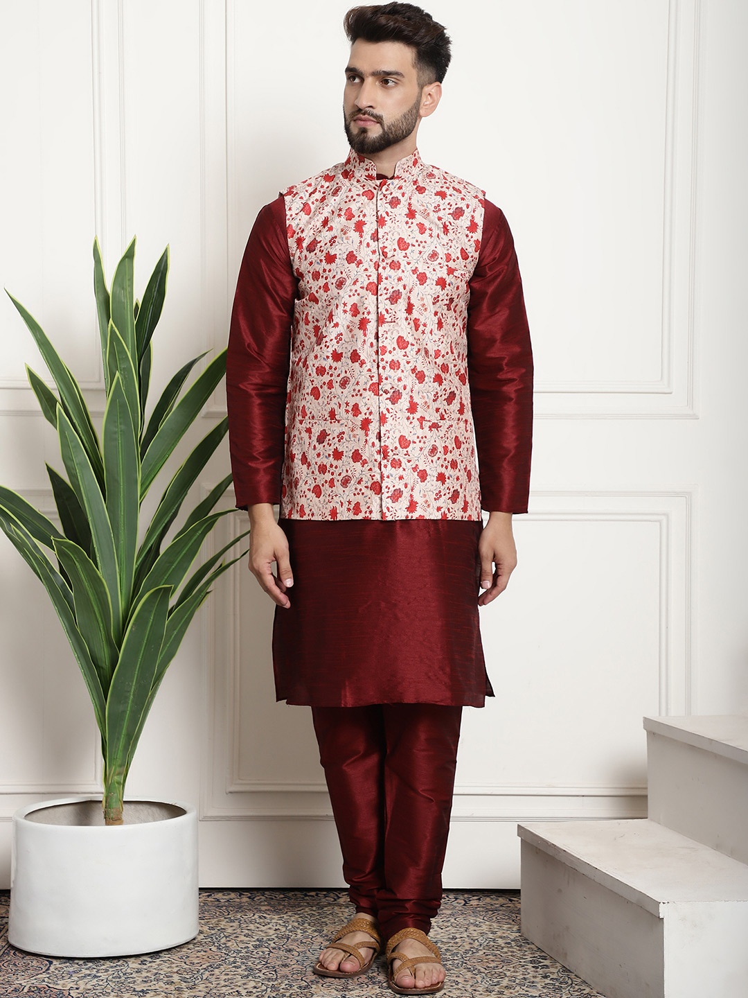 

SOJANYA Men Maroon & Beige Self Design Kurta with Churidar & Nehru Jacket