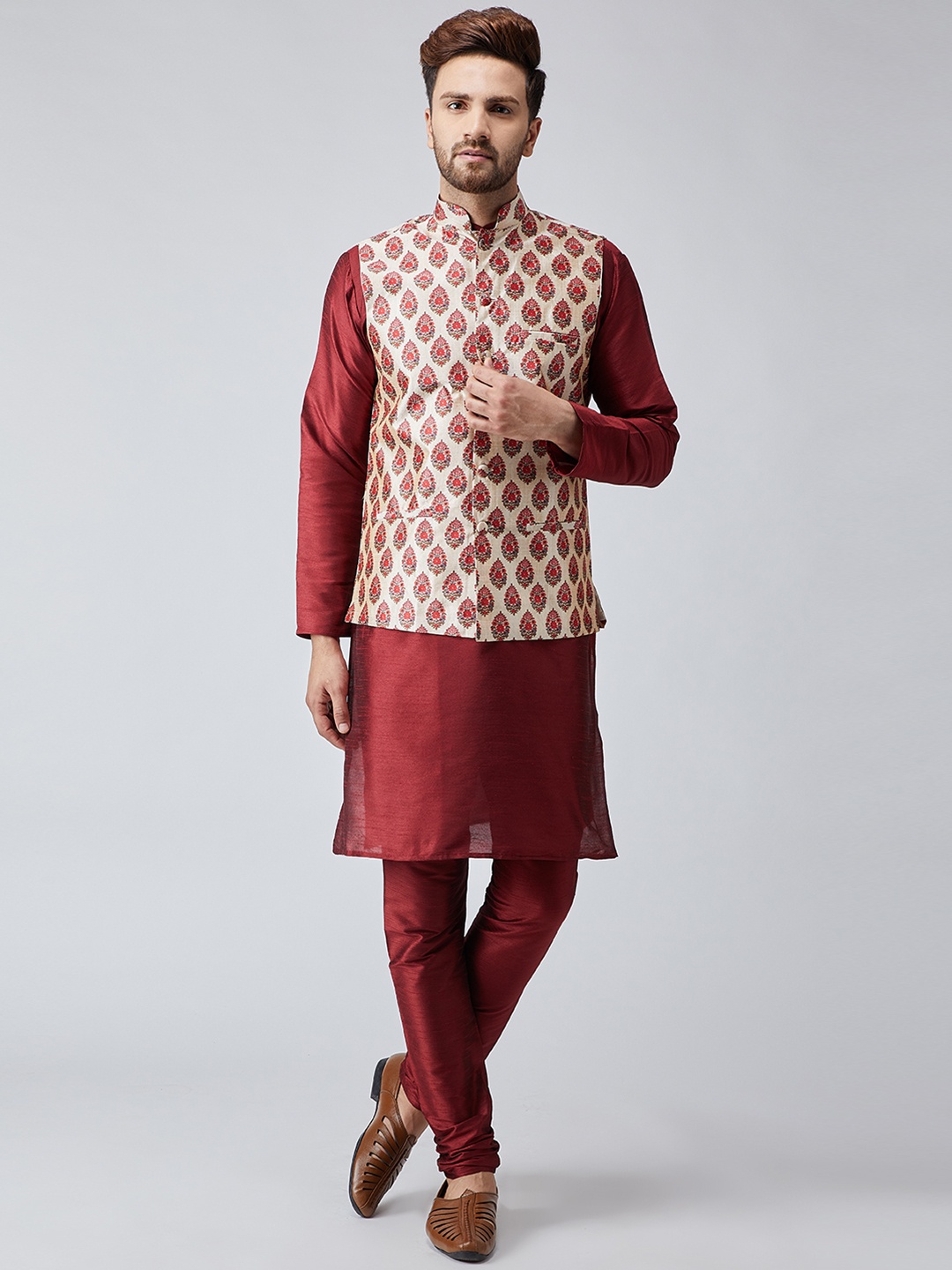 

SOJANYA Men Maroon & Beige Self Design Kurta with Churidar & Nehru Jacket