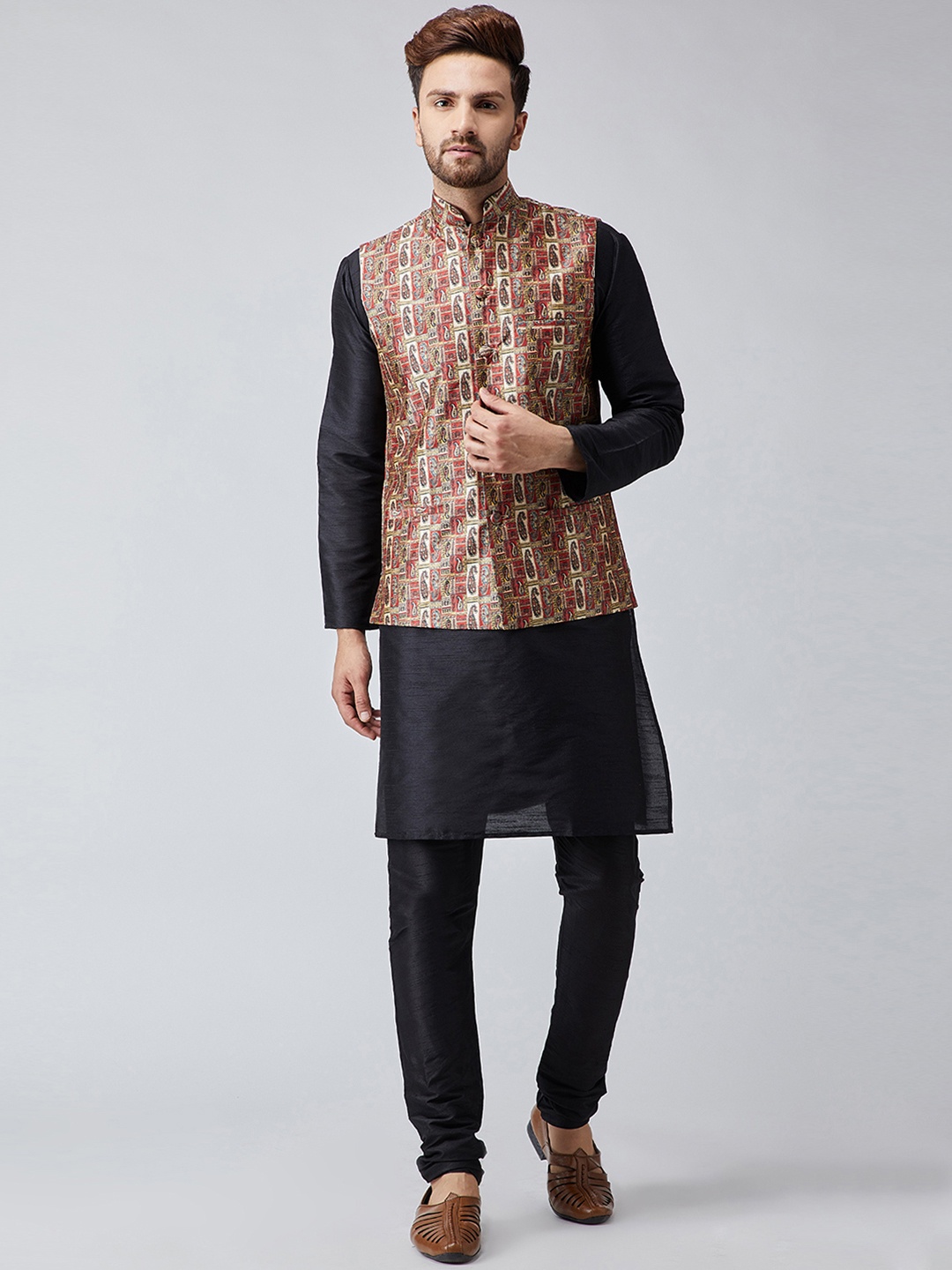 

SOJANYA Men Black & Maroon Self Design Kurta with Churidar & Nehru Jacket