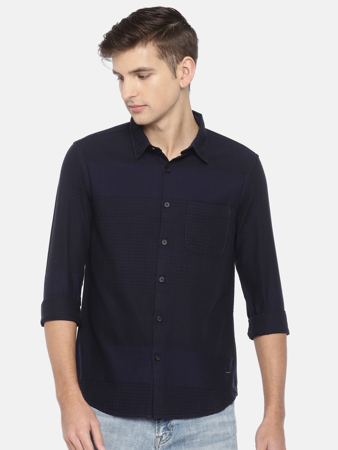 

SPYKAR Men Navy Blue & Black Slim Fit Checked Casual Shirt